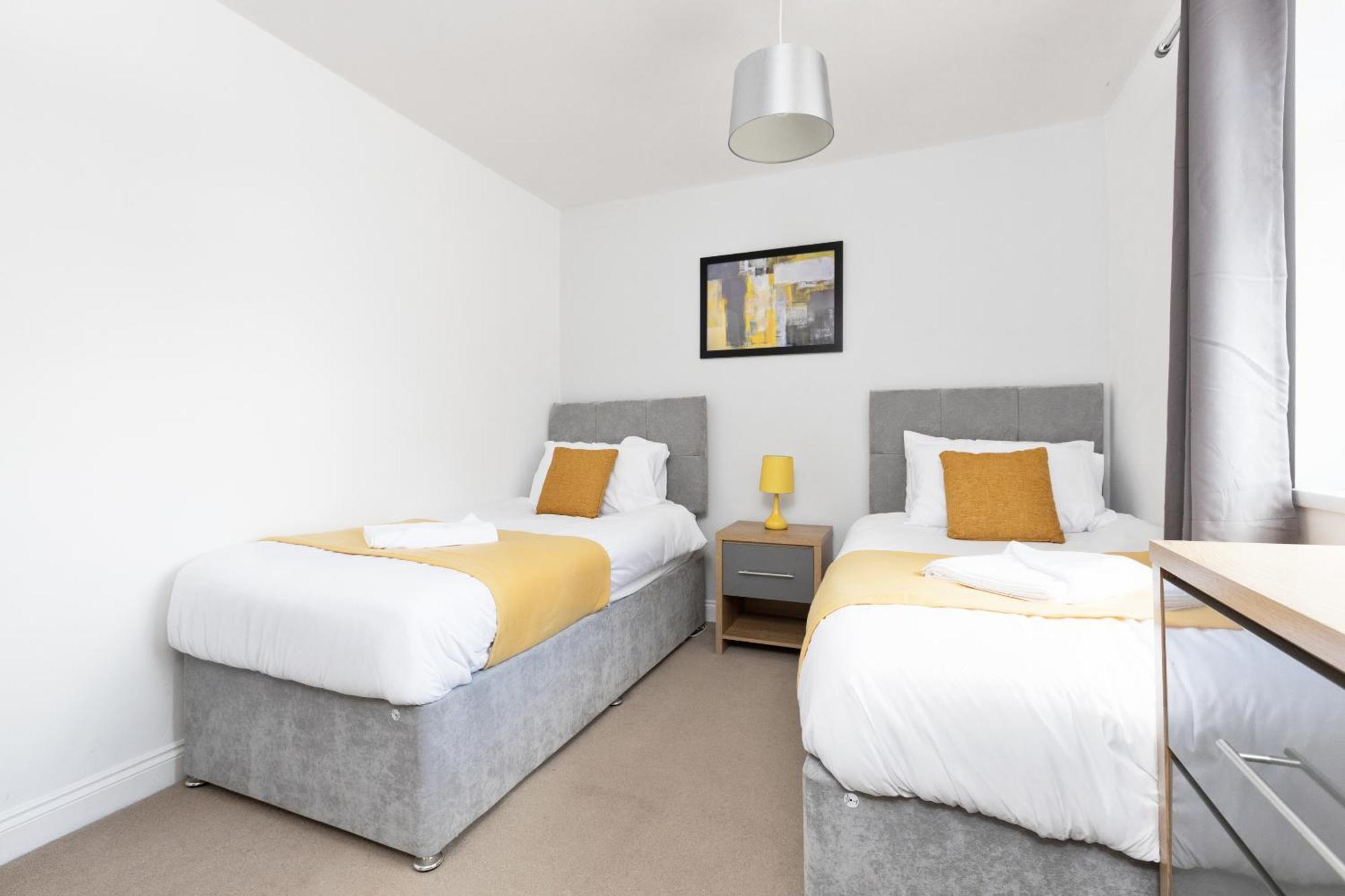 Апартаменти Opp B'Ham - Freshly Refurbished Walls And Carpets! Big Savings Booking 7 Days Or More! Marston Green Екстер'єр фото