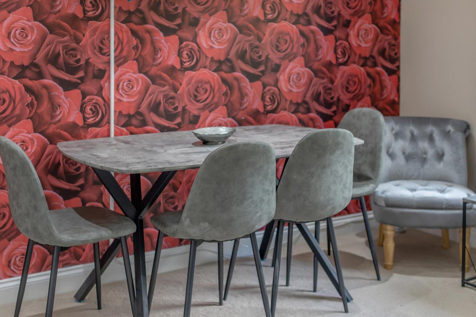 Апартаменти Opp B'Ham - Freshly Refurbished Walls And Carpets! Big Savings Booking 7 Days Or More! Marston Green Екстер'єр фото
