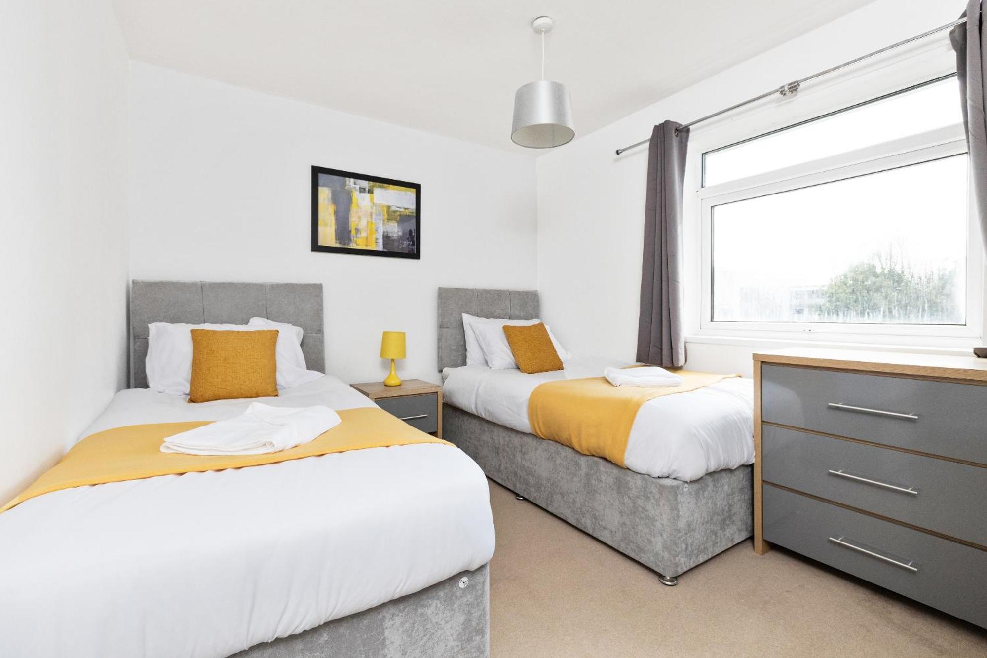Апартаменти Opp B'Ham - Freshly Refurbished Walls And Carpets! Big Savings Booking 7 Days Or More! Marston Green Екстер'єр фото